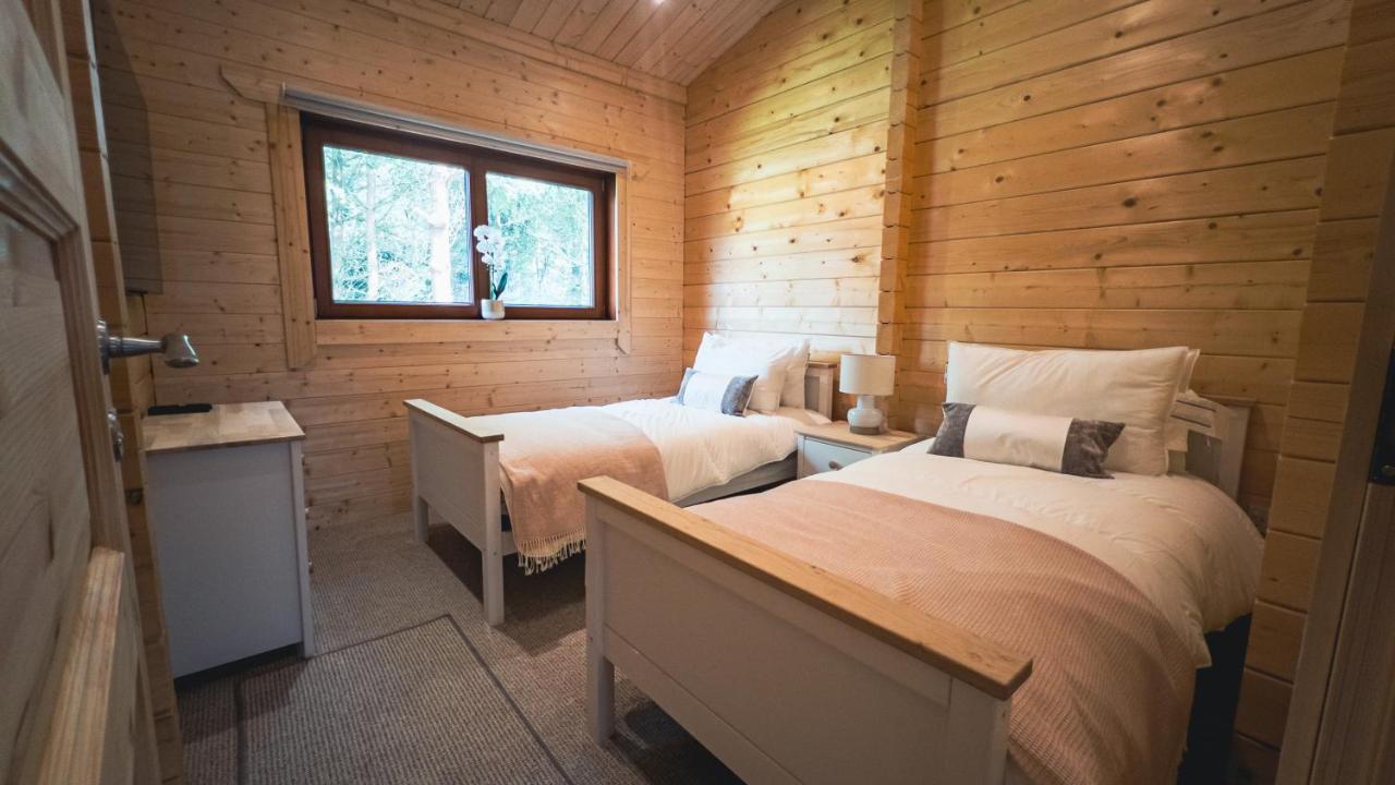 Sundance Lodge, Fantastic New Cabin With Hot Tub - Sleeps 6 - Largest In Felmoor Park Morpeth Exterior photo